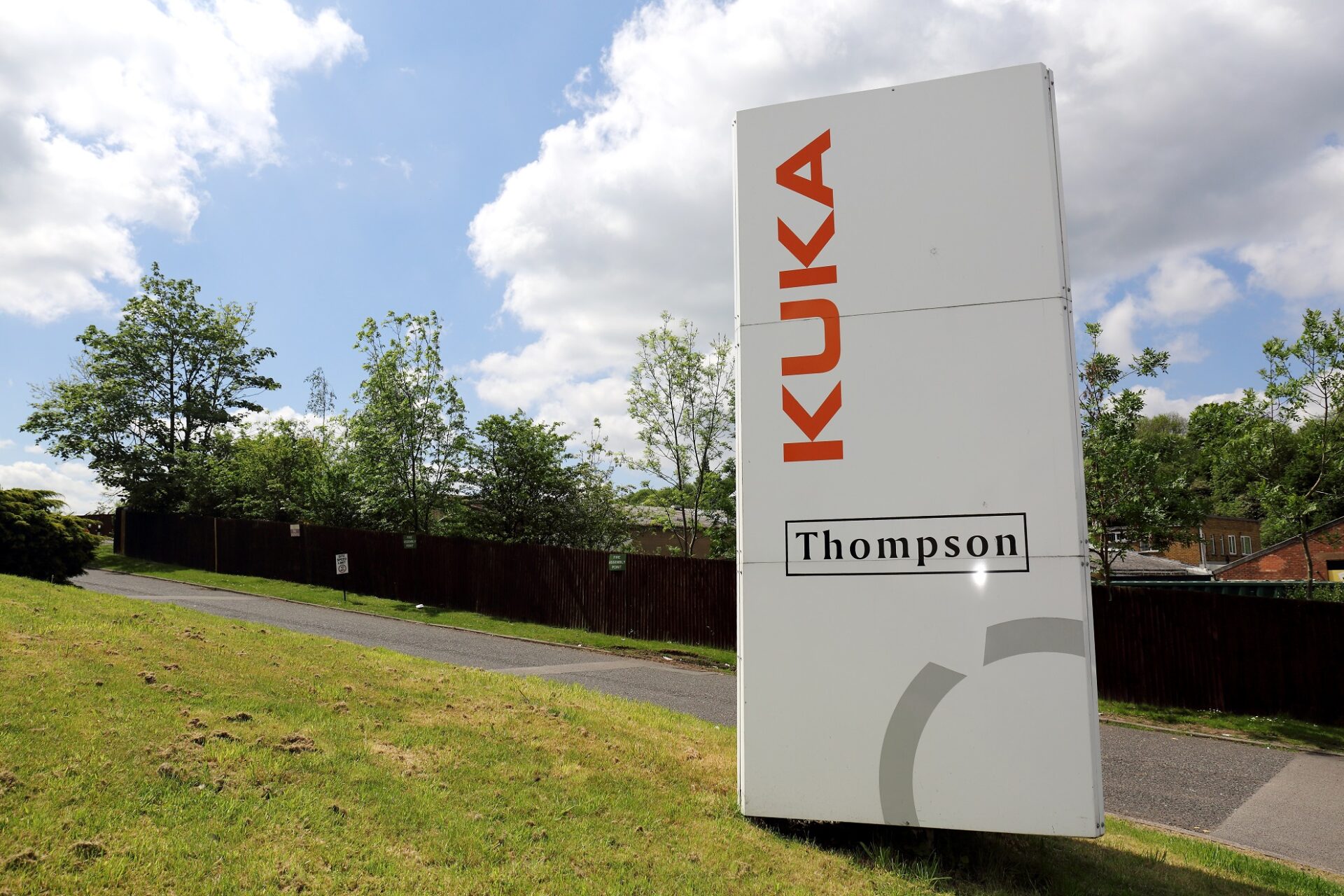 KUKA & Thompson sign